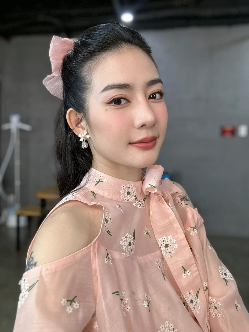 Kim Nhã khao khát được đóng vai "chính thất" sau cú sốc ly hôn - Ảnh 4. Kim Nhã khao khát được đóng vai "chính thất" sau cú sốc ly hôn - Ảnh 4.