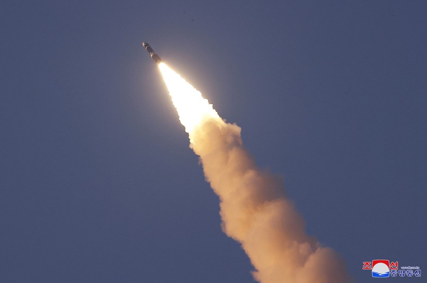 Các nước đề nghị HĐBA họp khẩn về vụ phóng tên lửa của Triều Tiên - Ảnh 1.