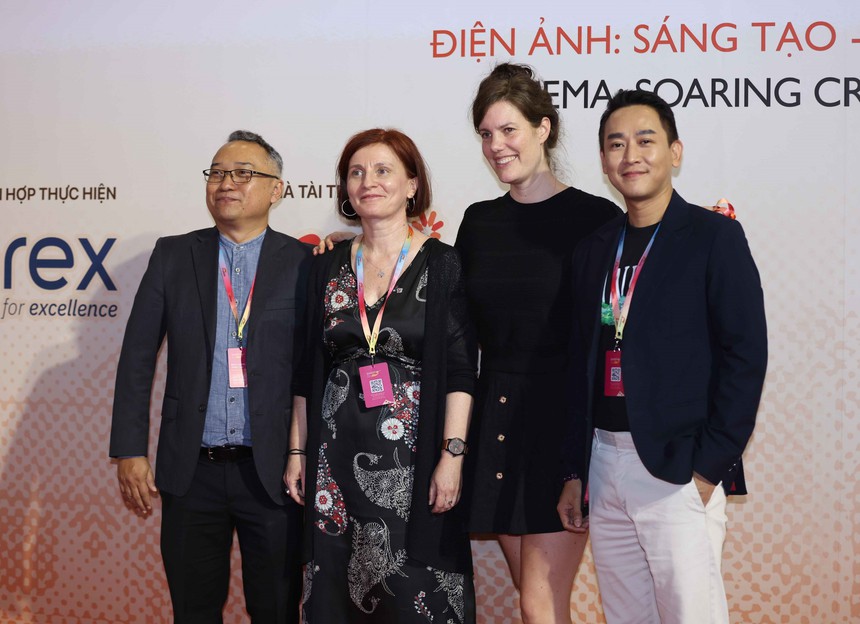 Khai mạc Liên hoan phim quốc tế Hà Nội lần thứ VII - Ảnh 7. Khai mạc Liên hoan phim quốc tế Hà Nội lần thứ VII - Ảnh 7.