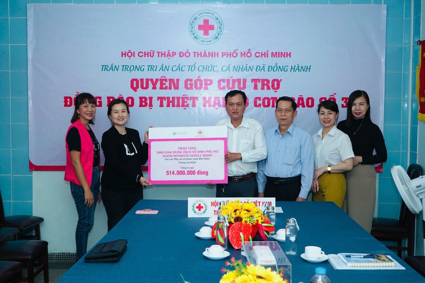 Nu Skin Việt Nam trao tặng 2.000 chai Scion Intimate Gentle Wash cho phụ nữ có hoàn cảnh khó khăn - Ảnh 1.