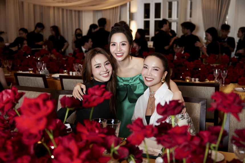 Dàn sao Việt hội tụ tại "Bản giao hưởng của nụ cười" - Ảnh 5. Dàn sao Việt hội tụ tại "Bản giao hưởng của nụ cười" - Ảnh 5.