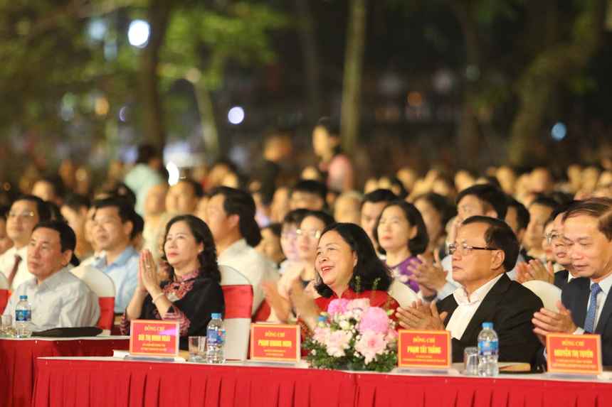 Sơn Tây kỷ niệm 100 năm thành lập, 555 năm danh xưng - Ảnh 1.