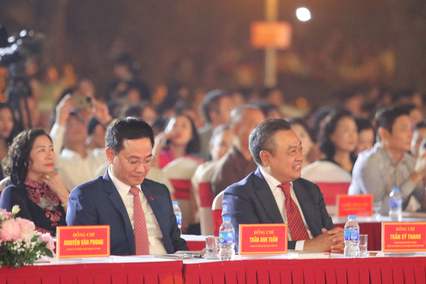 Sơn Tây kỷ niệm 100 năm thành lập, 555 năm danh xưng - Ảnh 2.