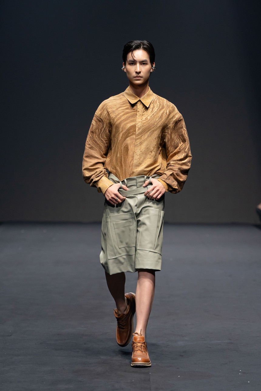 NTK Phan Đăng Hoàng ra mắt BST Menswear đầu tiên tại show diễn dành cho local brands - Ảnh 5. NTK Phan Đăng Hoàng ra mắt BST Menswear đầu tiên tại show diễn dành cho local brands - Ảnh 5.