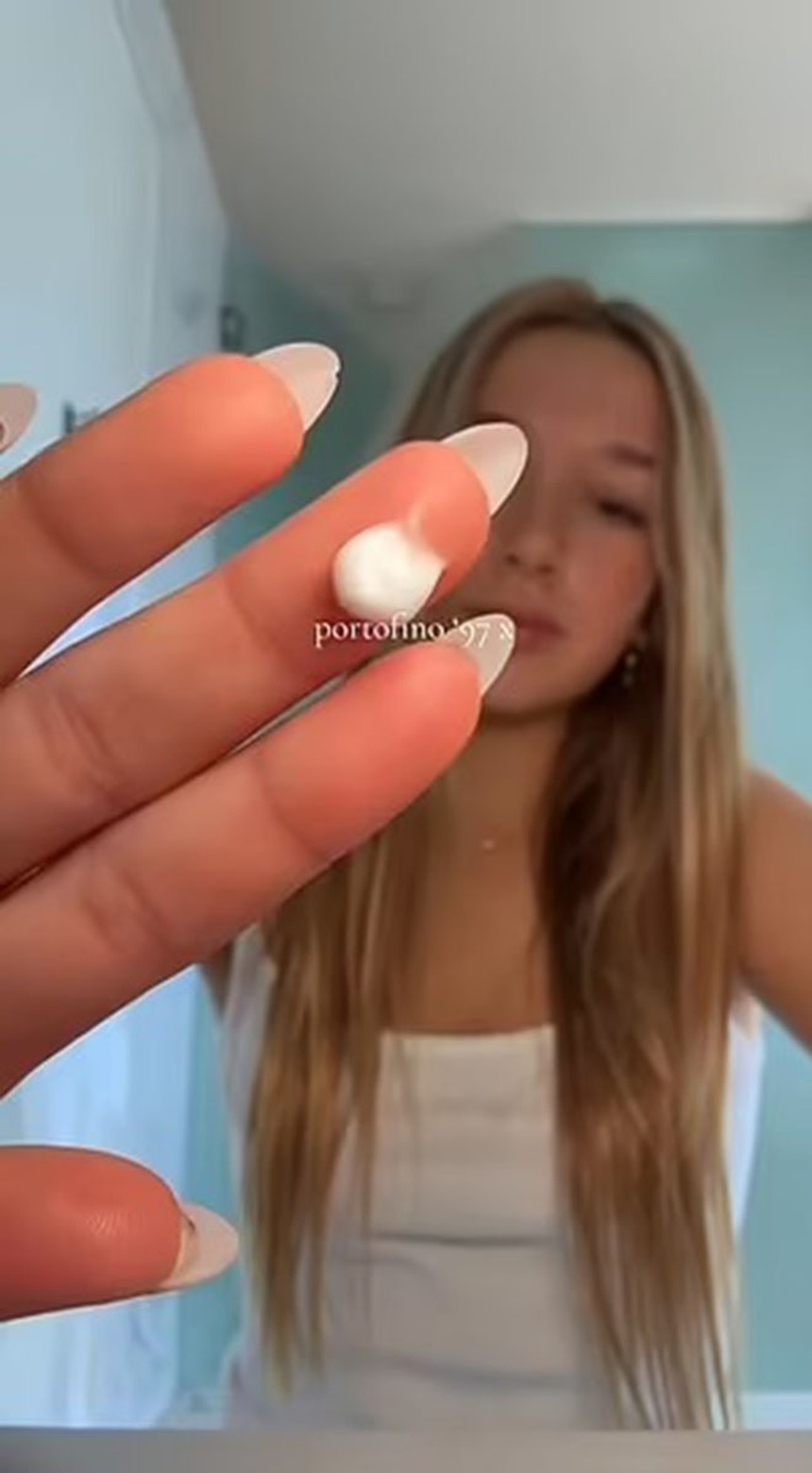 Con gái Beckham 13 tuổi đã là người có sức ảnh hưởng, tiết lộ thói quen trang điểm tốn kém - Ảnh 3. Con gái Beckham 13 tuổi đã là người có sức ảnh hưởng, tiết lộ thói quen trang điểm tốn kém - Ảnh 3.