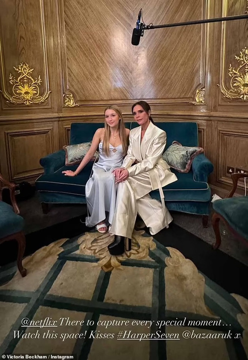 Con gái Beckham 13 tuổi đã là người có sức ảnh hưởng, tiết lộ thói quen trang điểm tốn kém - Ảnh 8. Con gái Beckham 13 tuổi đã là người có sức ảnh hưởng, tiết lộ thói quen trang điểm tốn kém - Ảnh 8.