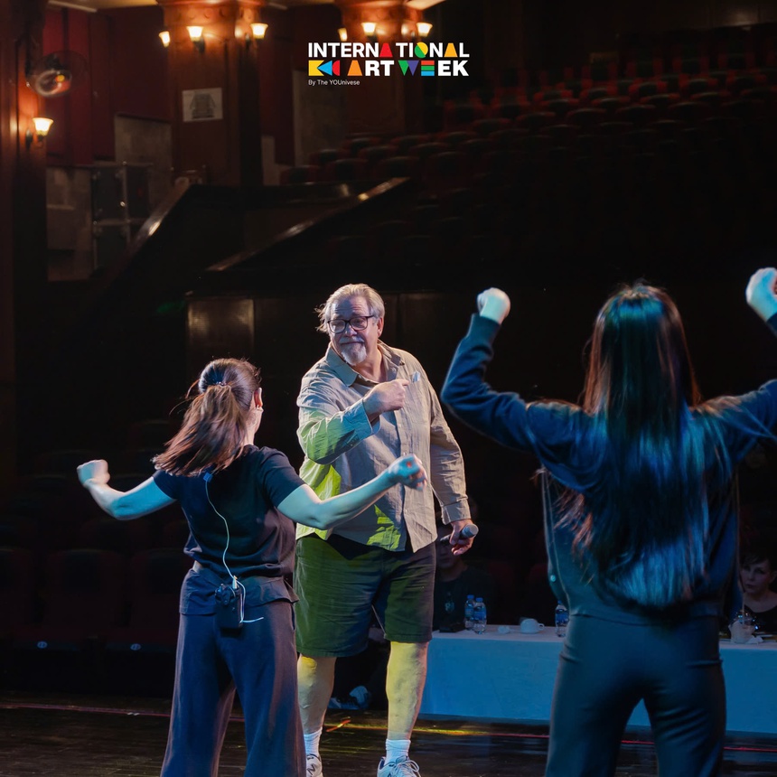 Huyền thoại Philip Quast truyền cảm hứng nhạc kịch đến Việt Nam - Ảnh 1. Huyền thoại Philip Quast truyền cảm hứng nhạc kịch đến Việt Nam - Ảnh 1.