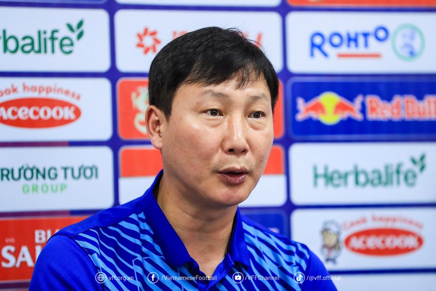 Tin nóng bóng đá Việt hôm nay 13/11: Khó tin với thống kê của một đội bóng V-League; ĐT Việt Nam nguy cơ mất đội phó tại AFF Cup - Ảnh 3. Tin nóng bóng đá Việt hôm nay 13/11: Khó tin với thống kê của một đội bóng V-League; ĐT Việt Nam nguy cơ mất đội phó tại AFF Cup - Ảnh 3.