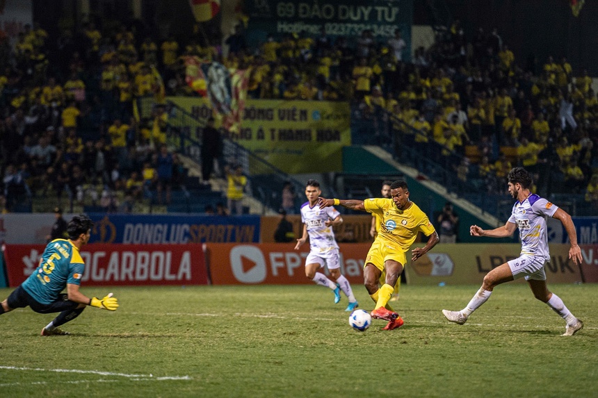 Tiến Linh đạt thành tích "khủng", sẵn sàng đọ tài Văn Quyết - Ảnh 2.