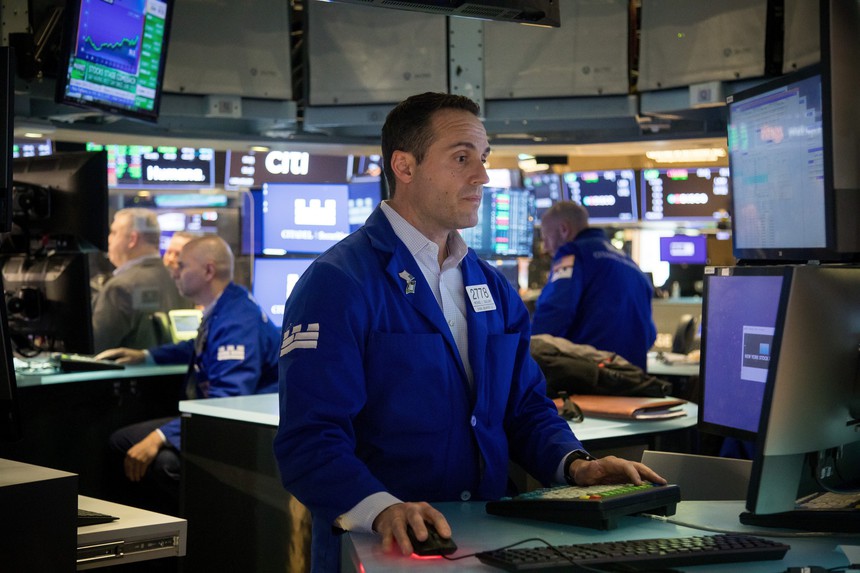 Chứng khoán Mỹ đồng loạt giảm điểm trước áp lực chốt lời - Ảnh 1. Chứng khoán Mỹ đồng loạt giảm điểm trước áp lực chốt lời - Ảnh 1.