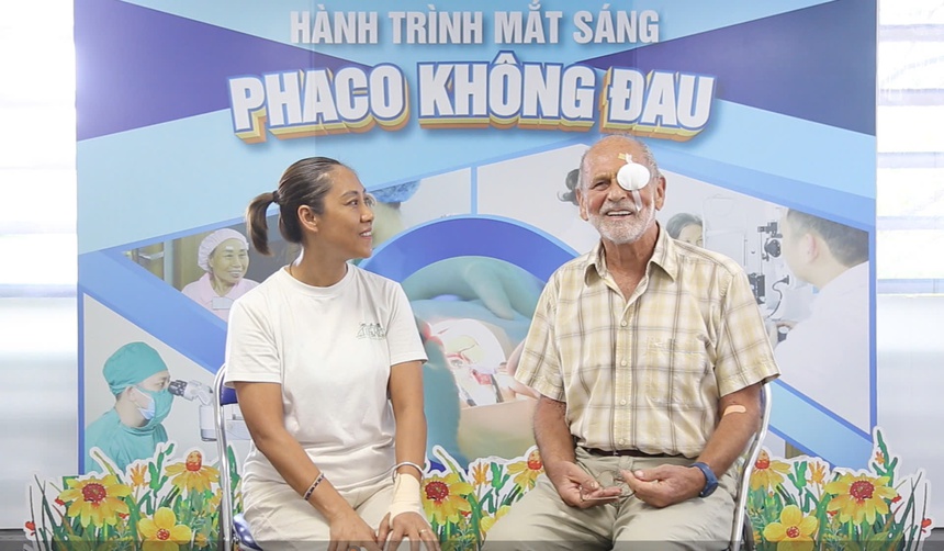 Phẫu thuật "Phaco không đau" mang lại ánh sáng cho ông Tilo Nadler tại Bệnh viện Mắt Hoa Lư - Ảnh 1.