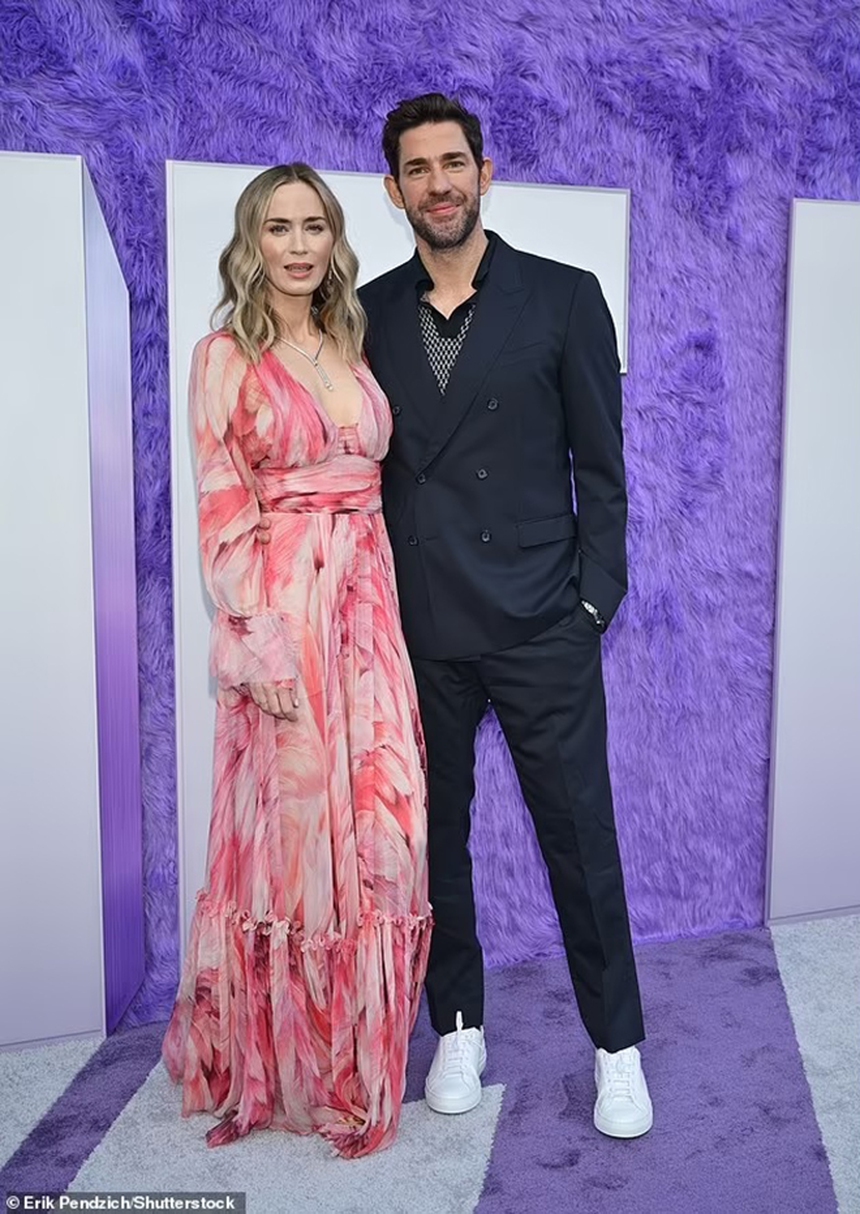 Fan phản ứng trái chiều khi John Krasinski được People chọn là "Người đàn ông quyến rũ nhất còn sống 2024" - Ảnh 3. Fan phản ứng trái chiều khi John Krasinski được People chọn là "Người đàn ông quyến rũ nhất còn sống 2024" - Ảnh 3.