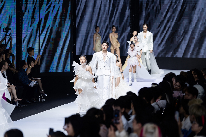 Ivan Trần: "Với tôi Thanh Hằng mãi mãi là nàng thơ"   - Ảnh 2.