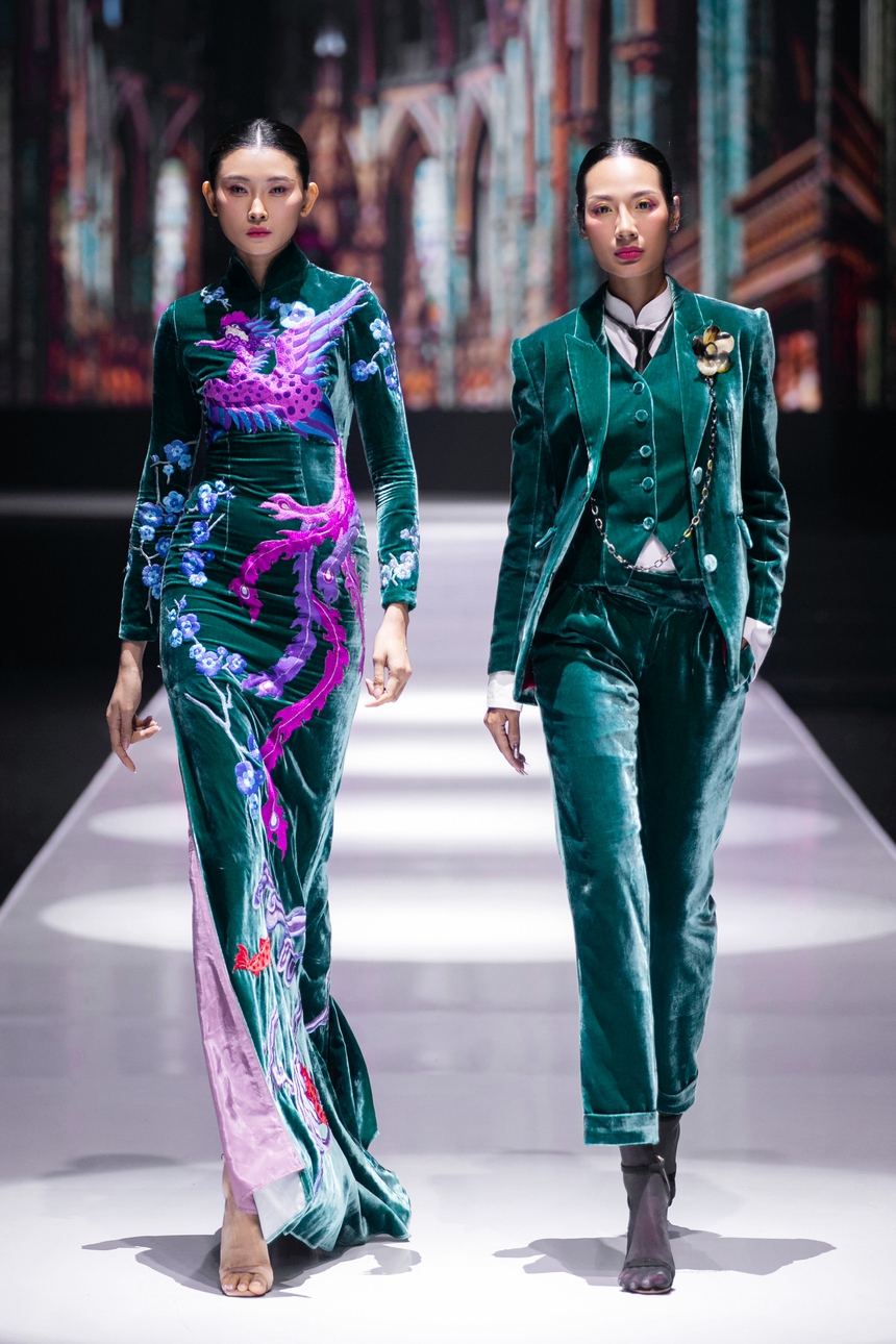 NTK Hà Linh Thư lấy cảm hứng từ phim của Vương Gia Vệ để tạo nên BST "In the Mood for Love" - Ảnh 7. NTK Hà Linh Thư lấy cảm hứng từ phim của Vương Gia Vệ để tạo nên BST "In the Mood for Love" - Ảnh 7.