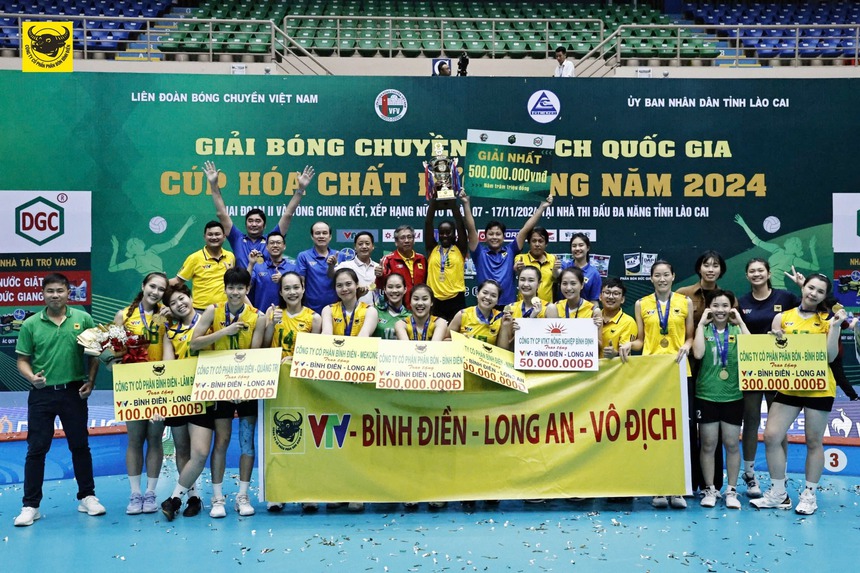 Huyền thoại Ngọc Hoa chia sẻ xúc động khi vô địch ở tuổi 37, hé lộ khả năng thi đấu vào năm sau - Ảnh 3. Huyền thoại Ngọc Hoa chia sẻ xúc động khi vô địch ở tuổi 37, hé lộ khả năng thi đấu vào năm sau - Ảnh 3.