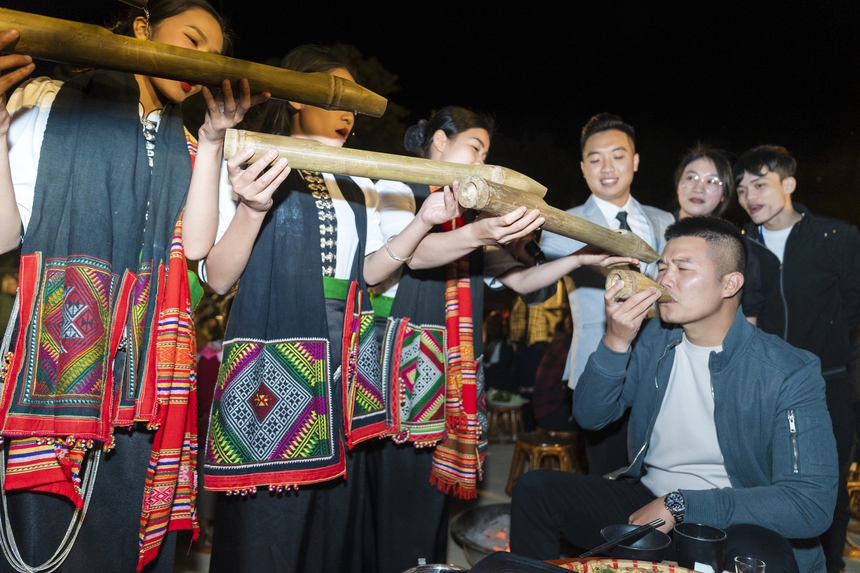 Lễ hội hoa Sen đá lần đầu tiên ở Bản Mây, Sa Pa - Ảnh 2. Lễ hội hoa Sen đá lần đầu tiên ở Bản Mây, Sa Pa - Ảnh 2.