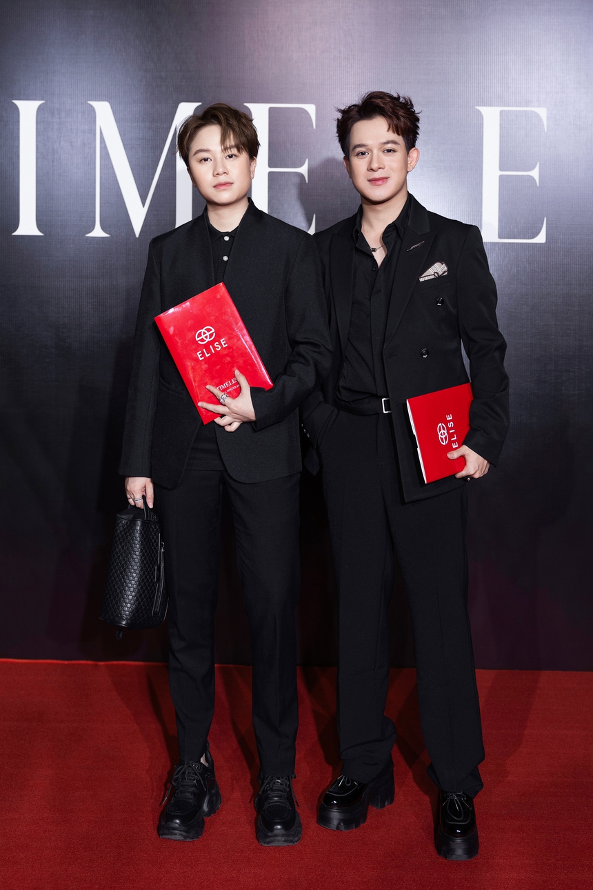 Show diễn "Timeless": Viết tiếp giấc mơ thời trang Việt "ra biển lớn" - Ảnh 3.