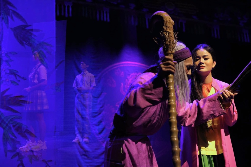 "Xuyên không" để về với Thị Mầu - Ảnh 2.