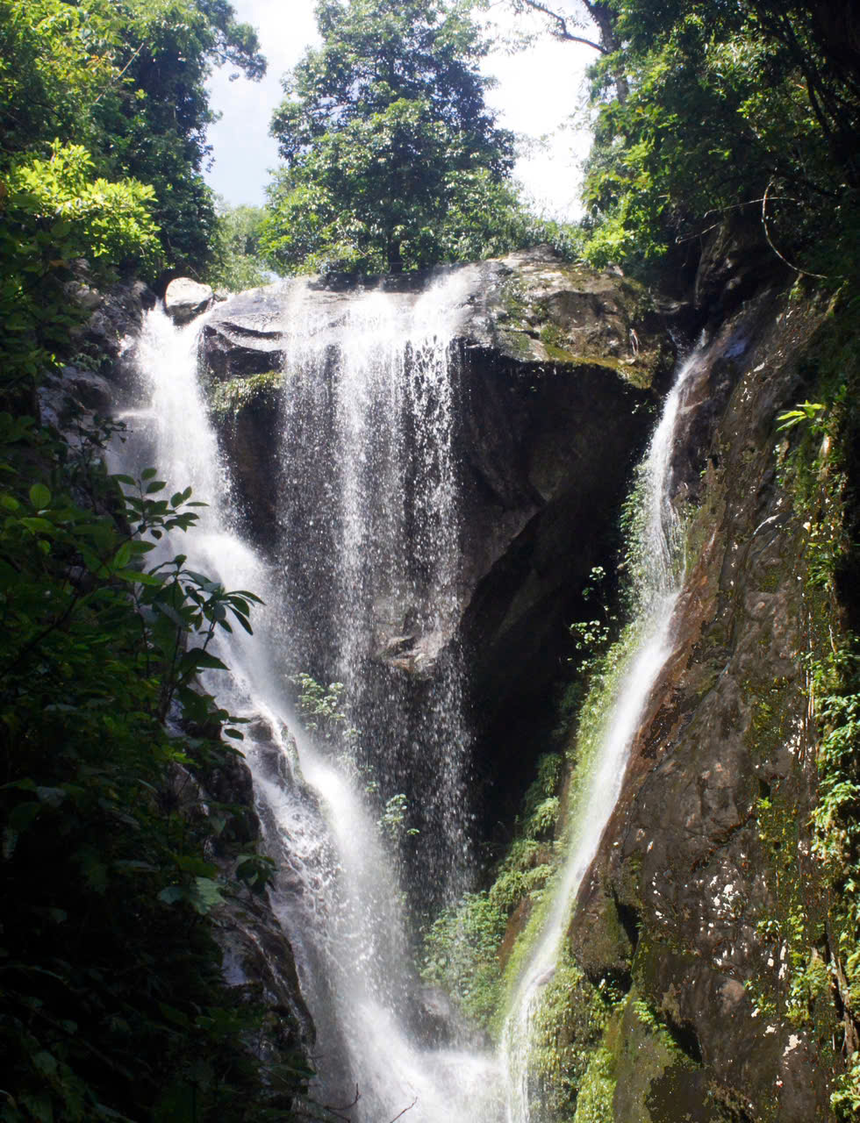 Thác Trái Tim – Nét trữ tình giữa núi rừng Lai Châu - Ảnh 1. Thác Trái Tim – Nét trữ tình giữa núi rừng Lai Châu - Ảnh 1.