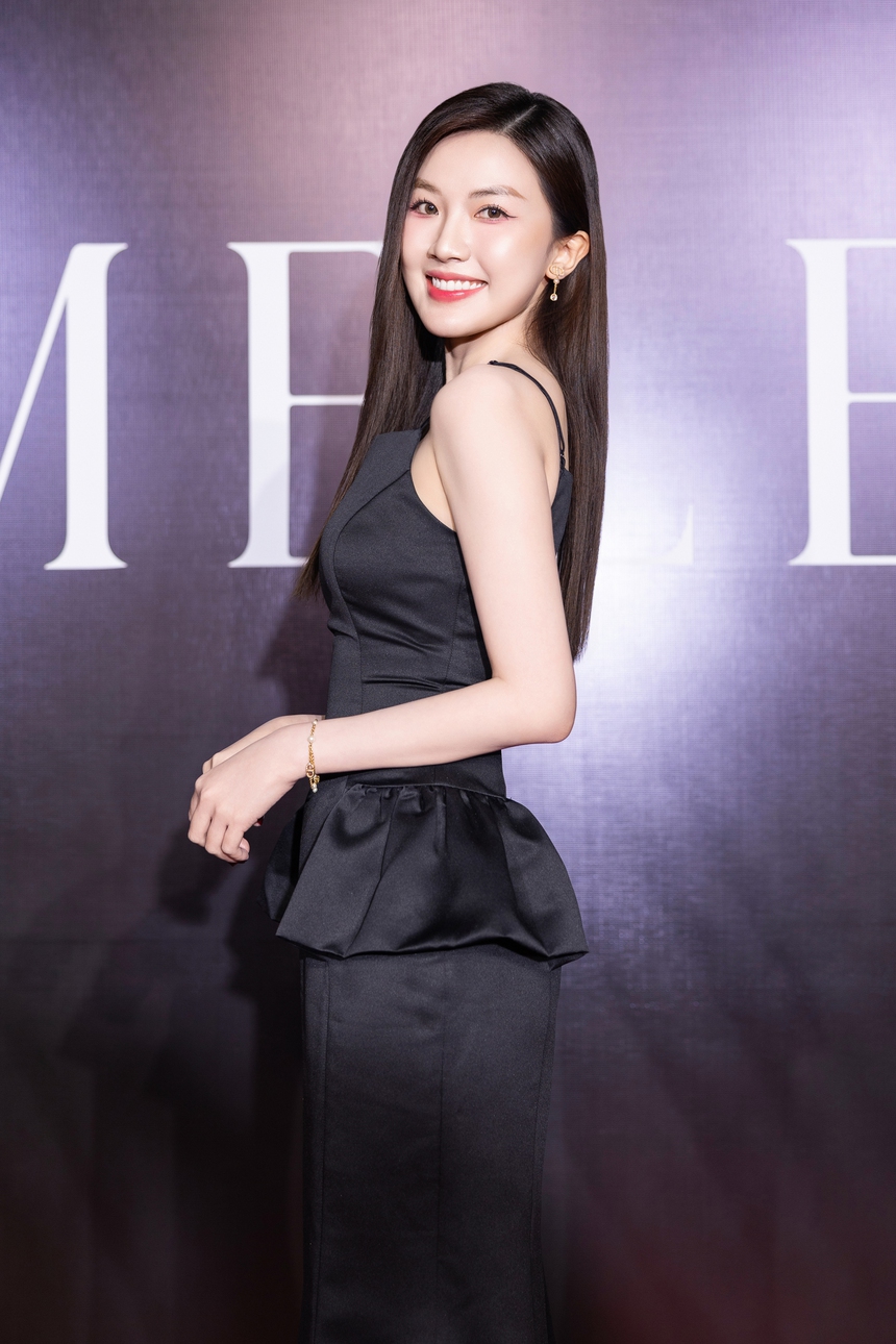 Show diễn "Timeless": Viết tiếp giấc mơ thời trang Việt "ra biển lớn" - Ảnh 6.