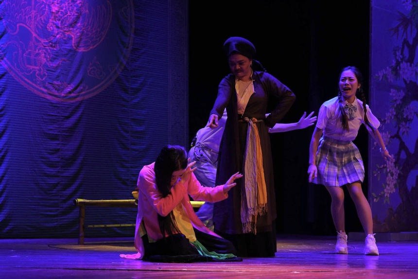 "Xuyên không" để về với Thị Mầu - Ảnh 1.