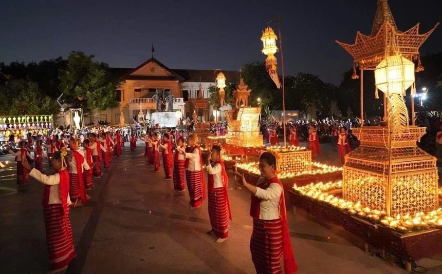 Phố cổ Chiang Mai (Thái Lan) tôn vinh truyền thống văn hóa từ các lễ hội ánh sáng - Ảnh 5. Phố cổ Chiang Mai (Thái Lan) tôn vinh truyền thống văn hóa từ các lễ hội ánh sáng - Ảnh 5.