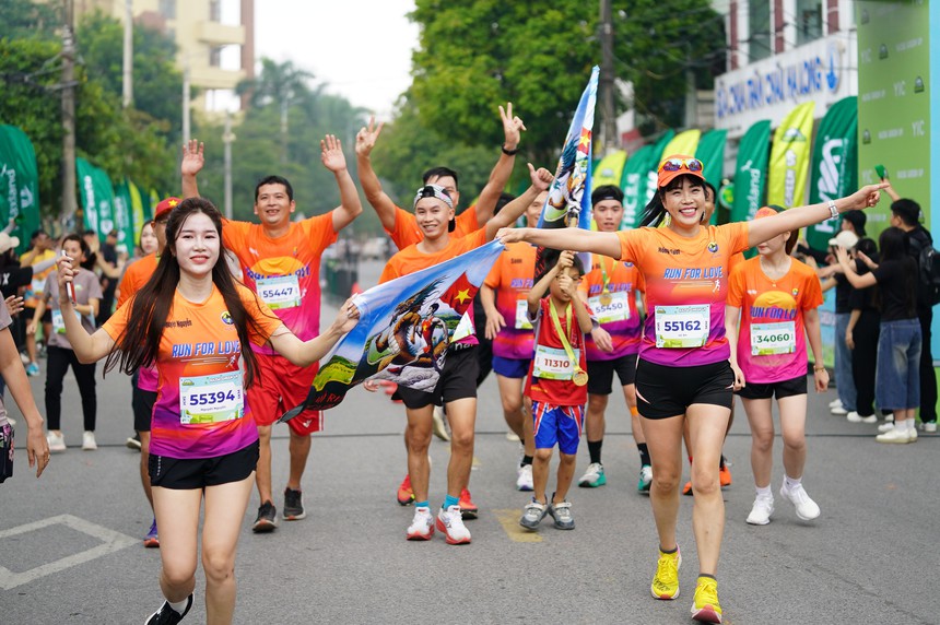 Hơn 3.000 vận động viên lan tỏa tinh thần xanh tại YIC Hanam Green Race 2024 - Ảnh 2. Hơn 3.000 vận động viên lan tỏa tinh thần xanh tại YIC Hanam Green Race 2024 - Ảnh 2.