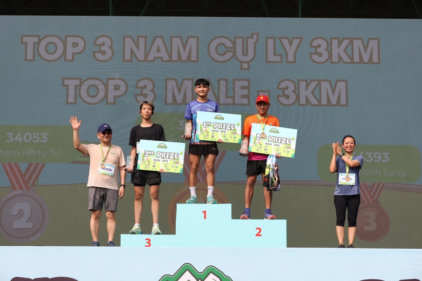 Hơn 3.000 vận động viên lan tỏa tinh thần xanh tại YIC Hanam Green Race 2024 - Ảnh 5. Hơn 3.000 vận động viên lan tỏa tinh thần xanh tại YIC Hanam Green Race 2024 - Ảnh 5.