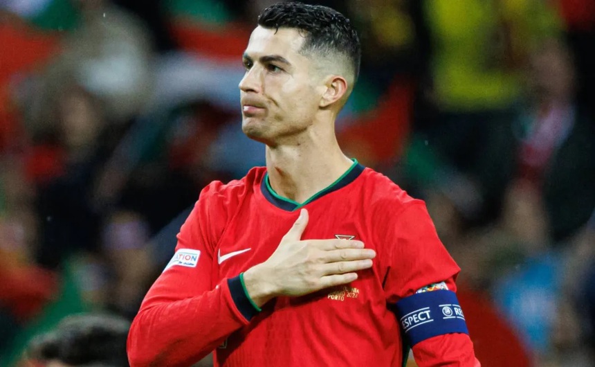 Cristiano Ronaldo hé lộ kế hoạch giải nghệ: 'Ngày đó có thể không xa…' - Ảnh 1. Cristiano Ronaldo hé lộ kế hoạch giải nghệ: 'Ngày đó có thể không xa…' - Ảnh 1.