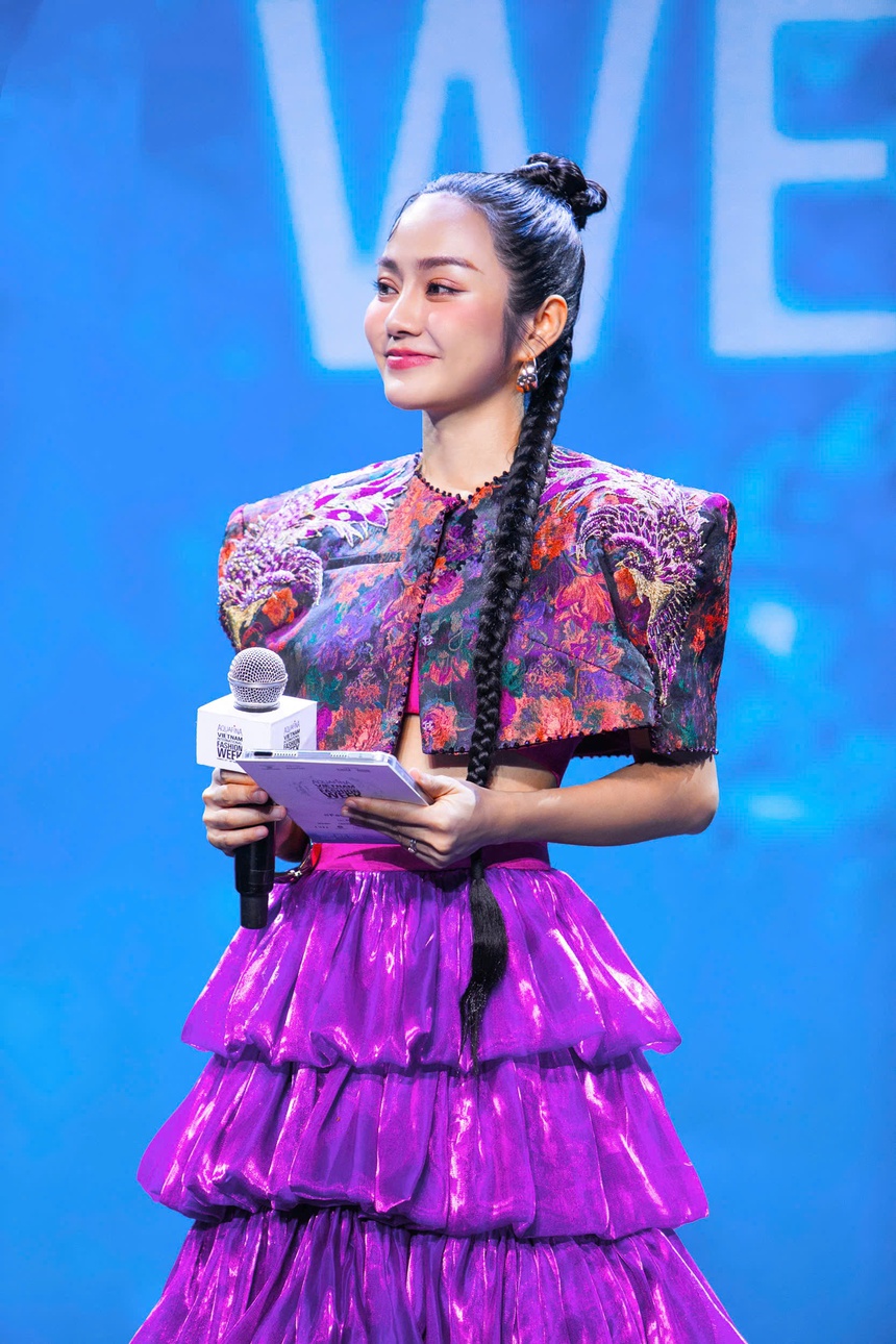 Chân dung nữ MC song ngữ của Tuần lễ Thời trang Quốc tế Việt Nam 2024 - Ảnh 2.