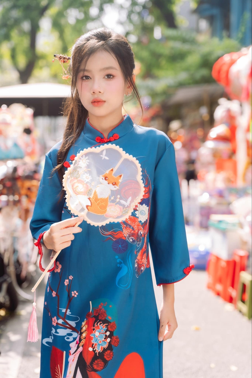 Mẫu nhí Thanh Trúc tự tin trình diễn trang phục 3D lấy cảm hứng từ hoa hồng - Ảnh 5. Mẫu nhí Thanh Trúc tự tin trình diễn trang phục 3D lấy cảm hứng từ hoa hồng - Ảnh 5.