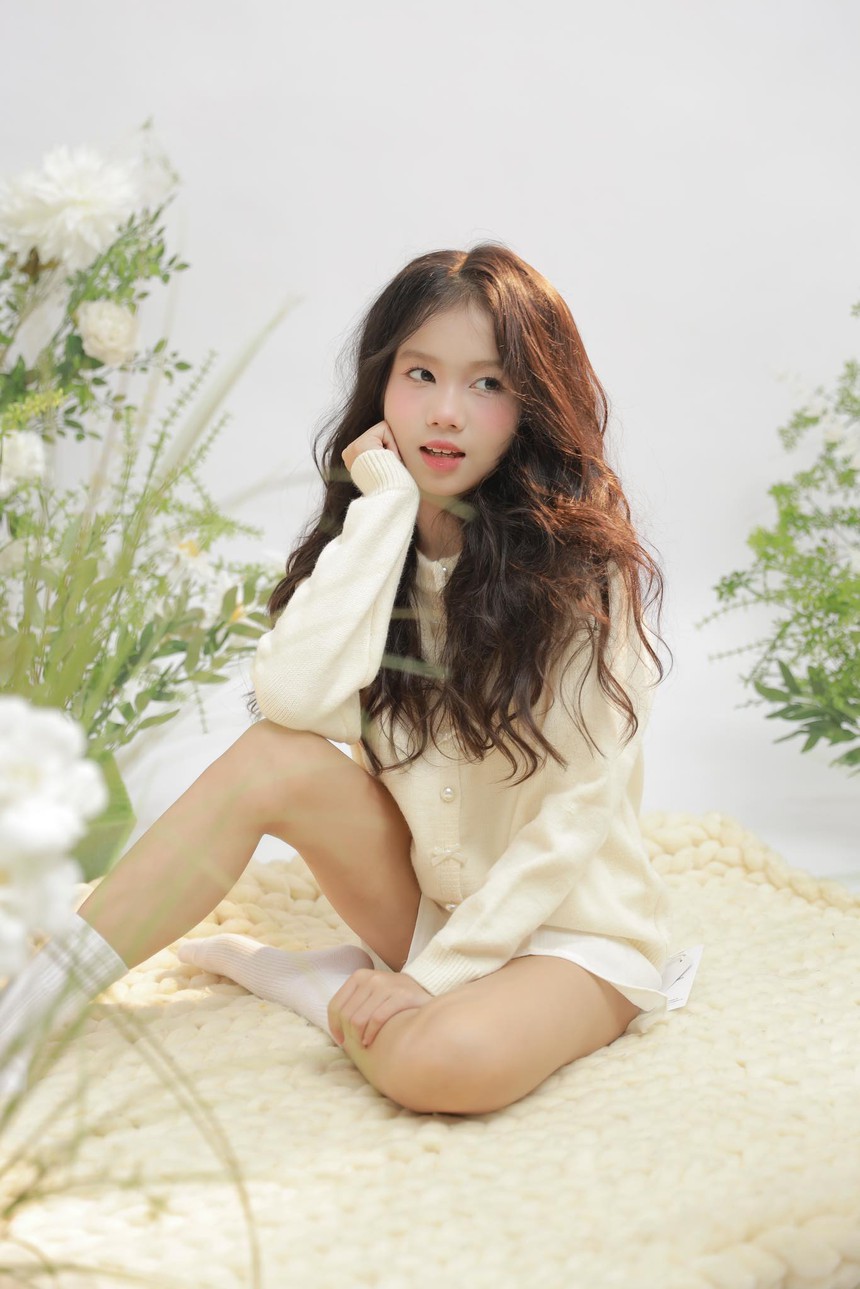 Mẫu nhí Thanh Trúc tự tin trình diễn trang phục 3D lấy cảm hứng từ hoa hồng - Ảnh 6. Mẫu nhí Thanh Trúc tự tin trình diễn trang phục 3D lấy cảm hứng từ hoa hồng - Ảnh 6.