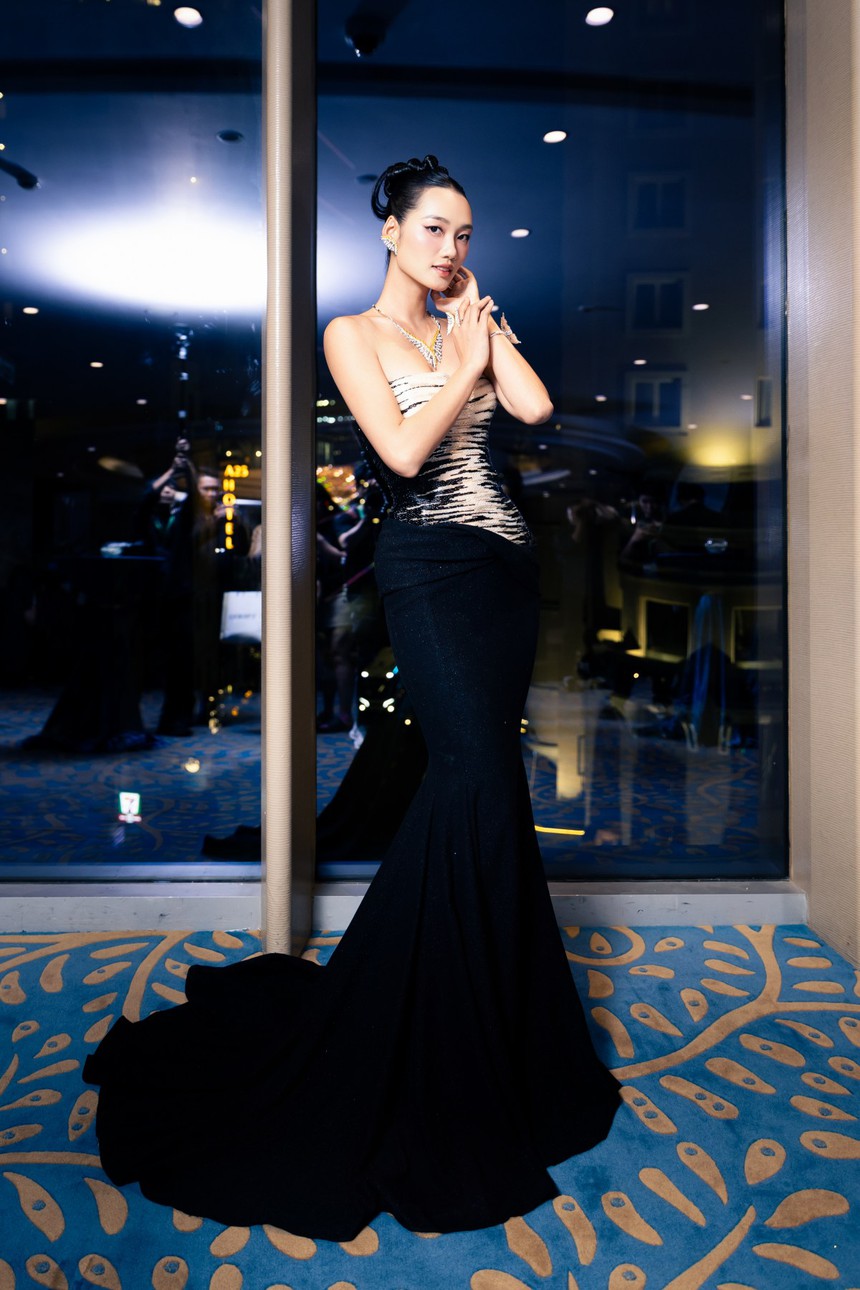 Hai nàng Á hậu Hoàng Thuỳ, Quỳnh Anh khoe sắc tại sự kiện Elegant Lady - Ảnh 4. Hai nàng Á hậu Hoàng Thuỳ, Quỳnh Anh khoe sắc tại sự kiện Elegant Lady - Ảnh 4.
