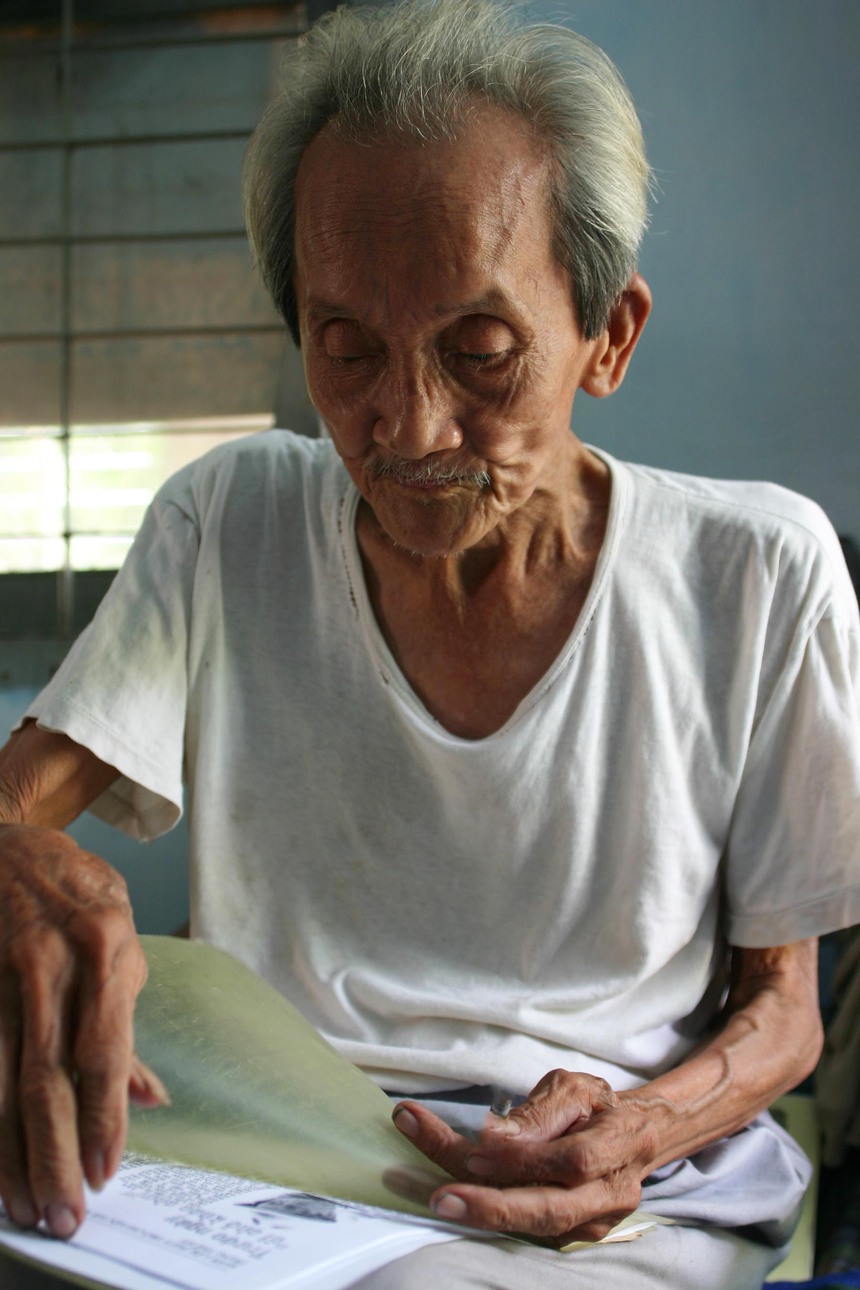 Trang Thế Hy - một "vừng trăng bên kia sông" - Ảnh 1. Trang Thế Hy - một "vừng trăng bên kia sông" - Ảnh 1.