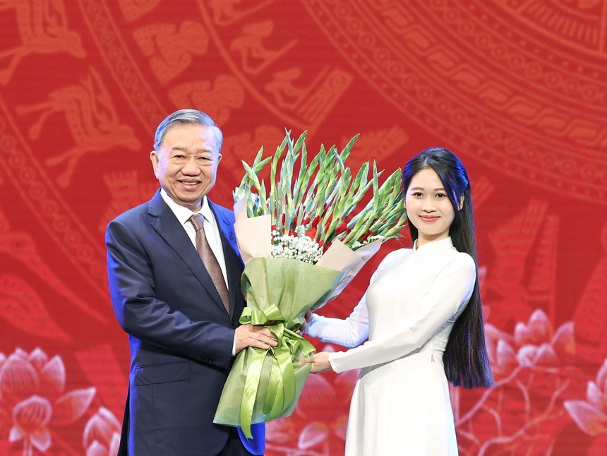 Ngày Nhà giáo Việt Nam: “Trồng người” cho kỷ nguyên vươn mình - Ảnh 2. Ngày Nhà giáo Việt Nam: “Trồng người” cho kỷ nguyên vươn mình - Ảnh 2.