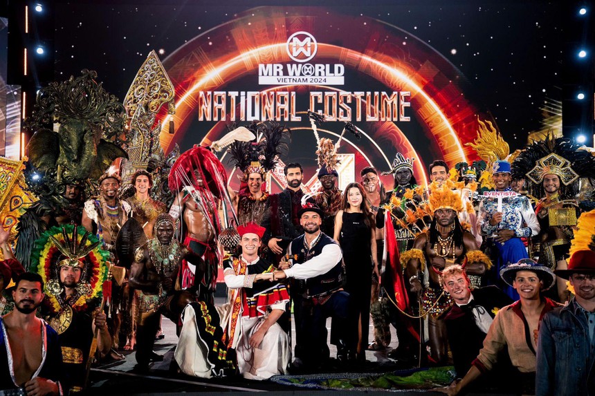 Đêm diễn national costume của Mr World 2024: Hoàng tráng, rực rỡ tại NovaWorld Phan Thiet - Ảnh 2.