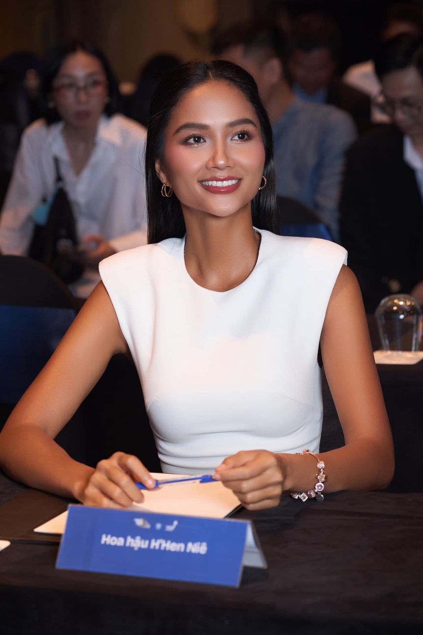 Hoa hậu H’Hen Niê hướng đến sống xanh - Ảnh 2. Hoa hậu H’Hen Niê hướng đến sống xanh - Ảnh 2.