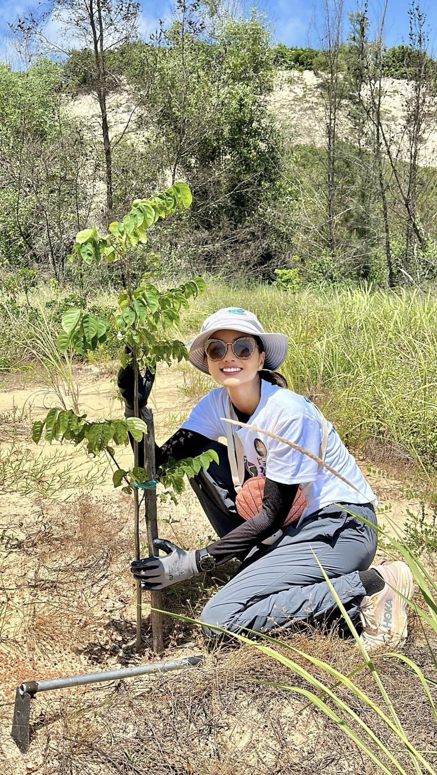 Hoa hậu H’Hen Niê hướng đến sống xanh - Ảnh 3. Hoa hậu H’Hen Niê hướng đến sống xanh - Ảnh 3.
