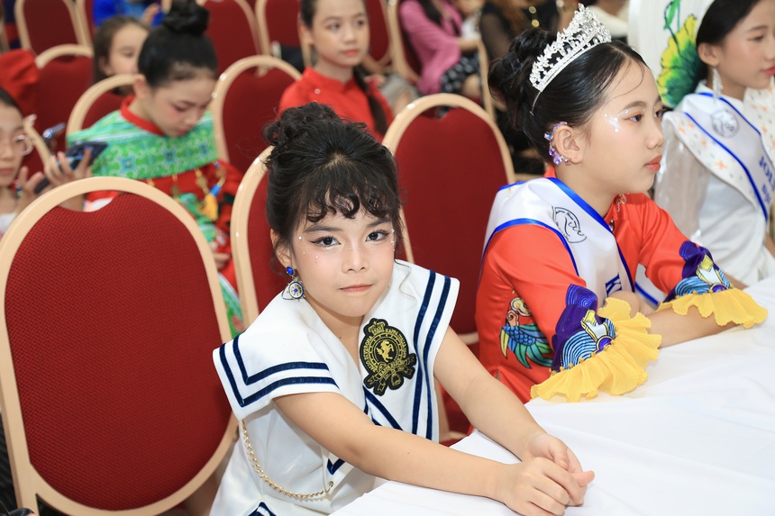 NTK Thuỳ Dung tổ chức chương trình thời trang - nghệ thuật "Đường chúng ta đi"  - Ảnh 4.