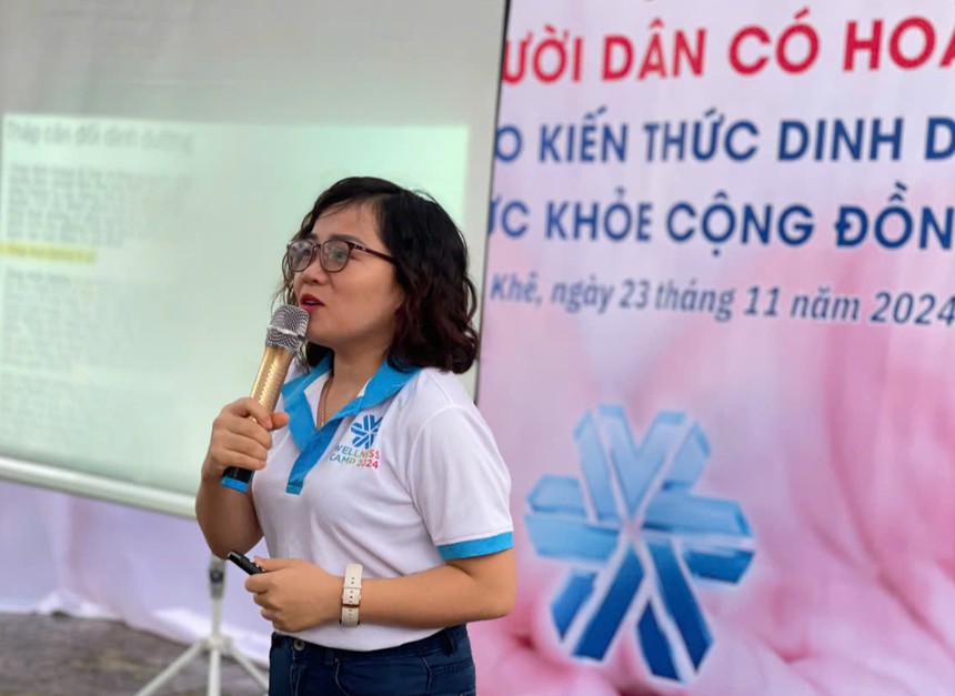 Chương trình khám bệnh miễn phí, tặng quà và truyền thông nâng cao sức khoẻ tại Hà Tĩnh - Ảnh 4. Chương trình khám bệnh miễn phí, tặng quà và truyền thông nâng cao sức khoẻ tại Hà Tĩnh - Ảnh 4.