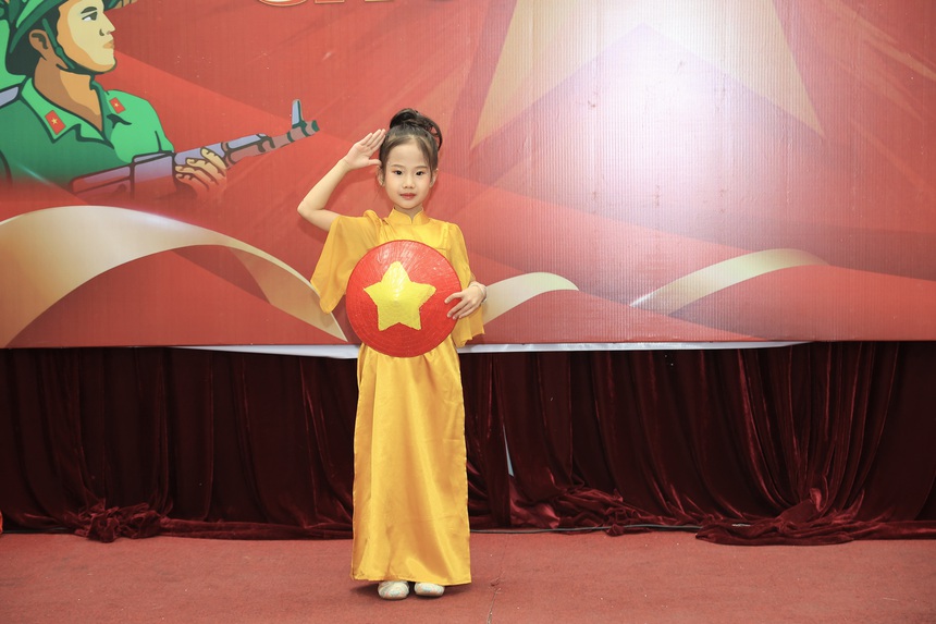 NTK Thuỳ Dung tổ chức chương trình thời trang - nghệ thuật "Đường chúng ta đi"  - Ảnh 2.