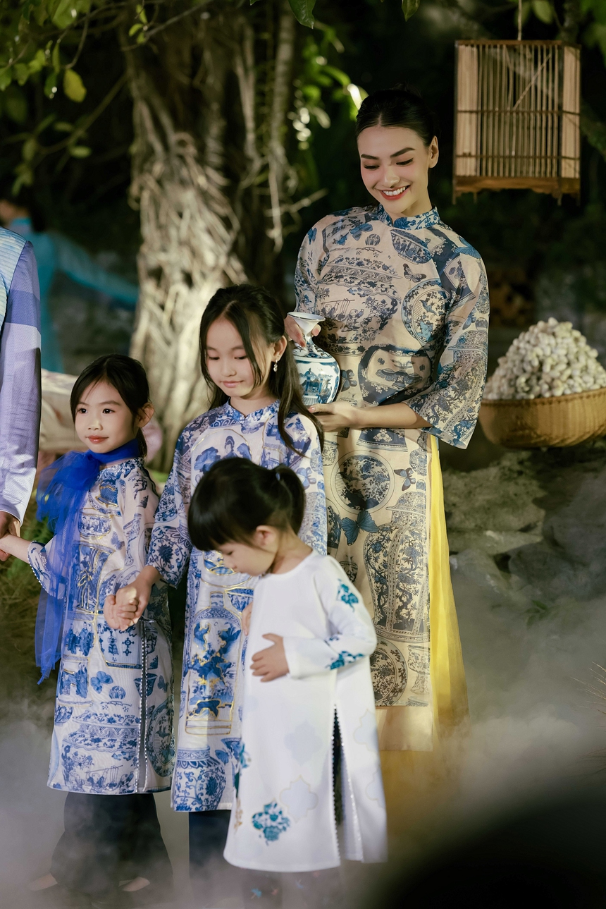 NTK Cao Minh Tiến và Chế Quyết Tiến hợp tác ra mắt BST "Mầm lam" - Ảnh 7. NTK Cao Minh Tiến và Chế Quyết Tiến hợp tác ra mắt BST "Mầm lam" - Ảnh 7.