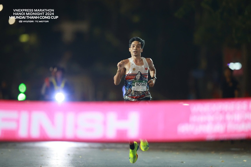 Tin nóng thể thao sáng 24/11: Bích Tuyền khẳng định đẳng cấp giữa tin đồn chấn động; huyền thoại chạy bộ Việt Nam thắng sao Kenya - Ảnh 3. Tin nóng thể thao sáng 24/11: Bích Tuyền khẳng định đẳng cấp giữa tin đồn chấn động; huyền thoại chạy bộ Việt Nam thắng sao Kenya - Ảnh 3.