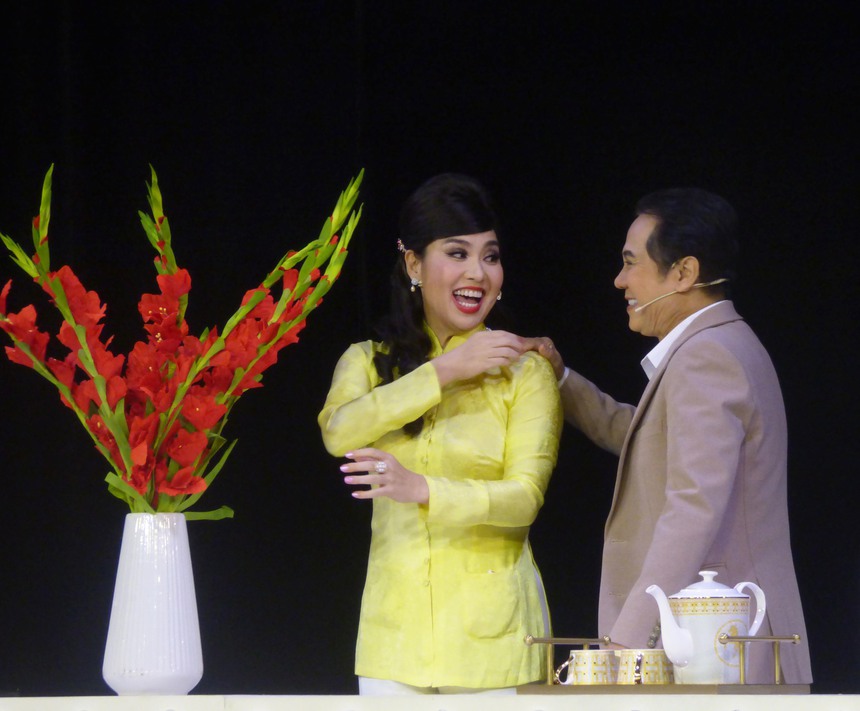 Liên hoan Sân khấu kịch nói TP.HCM lần 1 - 2024: Thấy rõ thực lực sân khấu - Ảnh 2. Liên hoan Sân khấu kịch nói TP.HCM lần 1 - 2024: Thấy rõ thực lực sân khấu - Ảnh 2.