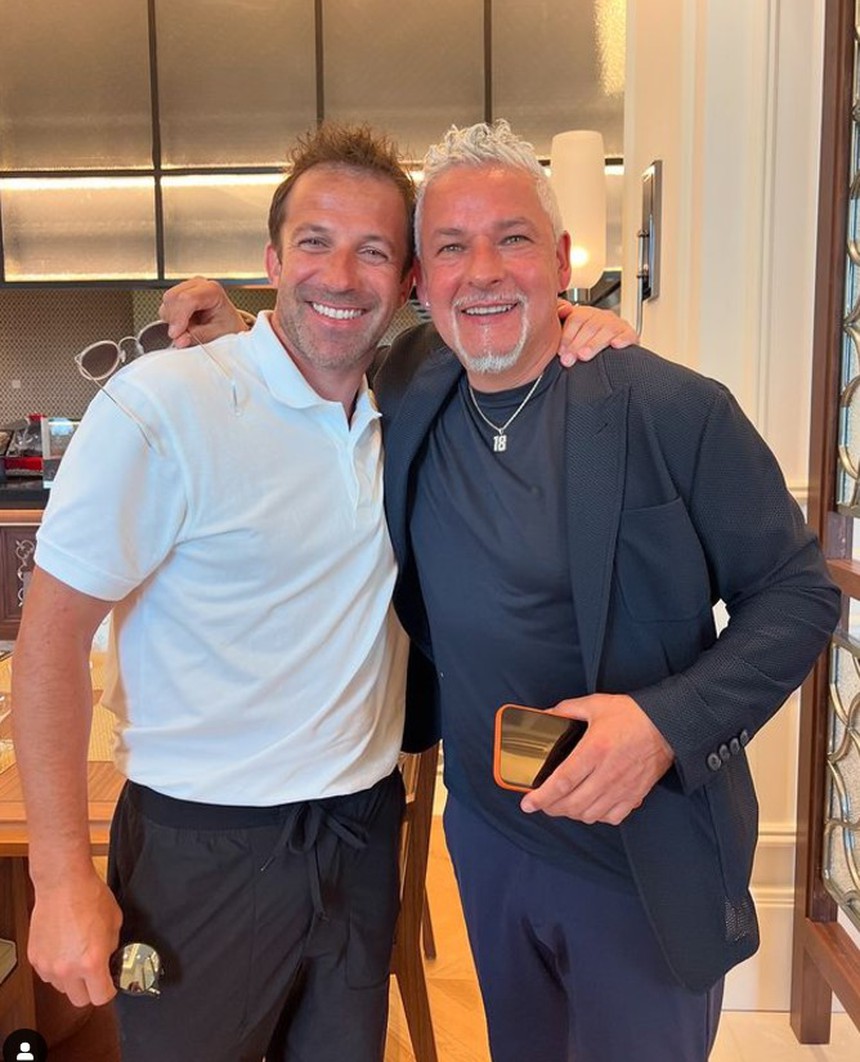 Roberto Baggio ở tuổi 57: ‘Số 10 giờ như tuyệt chủng, tôi chỉ muốn tự chôn mình khi đá hỏng 11m ở World Cup’ - Ảnh 2. Roberto Baggio ở tuổi 57: ‘Số 10 giờ như tuyệt chủng, tôi chỉ muốn tự chôn mình khi đá hỏng 11m ở World Cup’ - Ảnh 2.