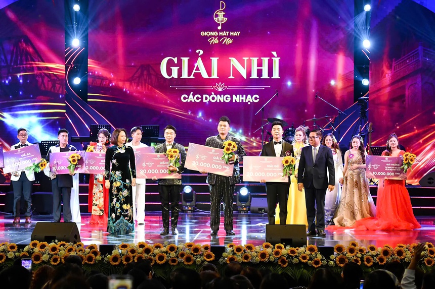 Ca sĩ Mai Nguyễn Anh giành giải Á quân Giọng hát hay Hà Nội 2024 - Ảnh 1.
