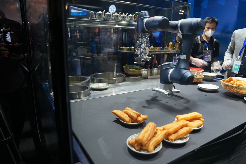 "Phở số Hà thành" thu hút du khách tại Lễ hội văn hoá ẩm thực Hà Nội năm 2024 - Ảnh 5.