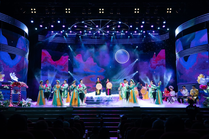 Dàn nghệ sĩ nhiều thế hệ quy tụ trong chương trình "Tết vạn lộc 2025" - Ảnh 3.