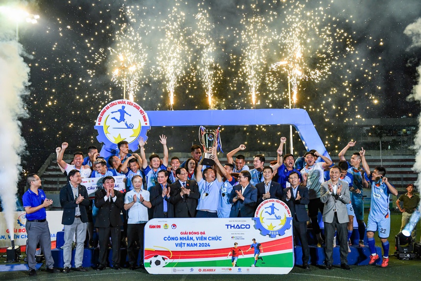 Công đoàn Quảng Ninh vô địch giải bóng đá công nhân, viên chức Việt Nam 2024 - Ảnh 3. Công đoàn Quảng Ninh vô địch giải bóng đá công nhân, viên chức Việt Nam 2024 - Ảnh 3.