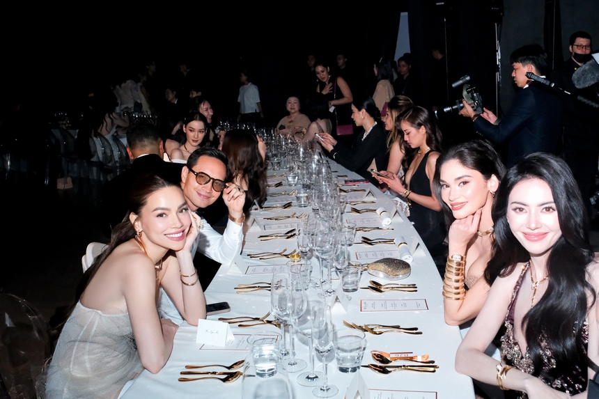 Hồ Ngọc Hà đọ sắc Mai Davika, Pia Wurtzbach tại Thái Lan - Ảnh 6. Hồ Ngọc Hà đọ sắc Mai Davika, Pia Wurtzbach tại Thái Lan - Ảnh 6.